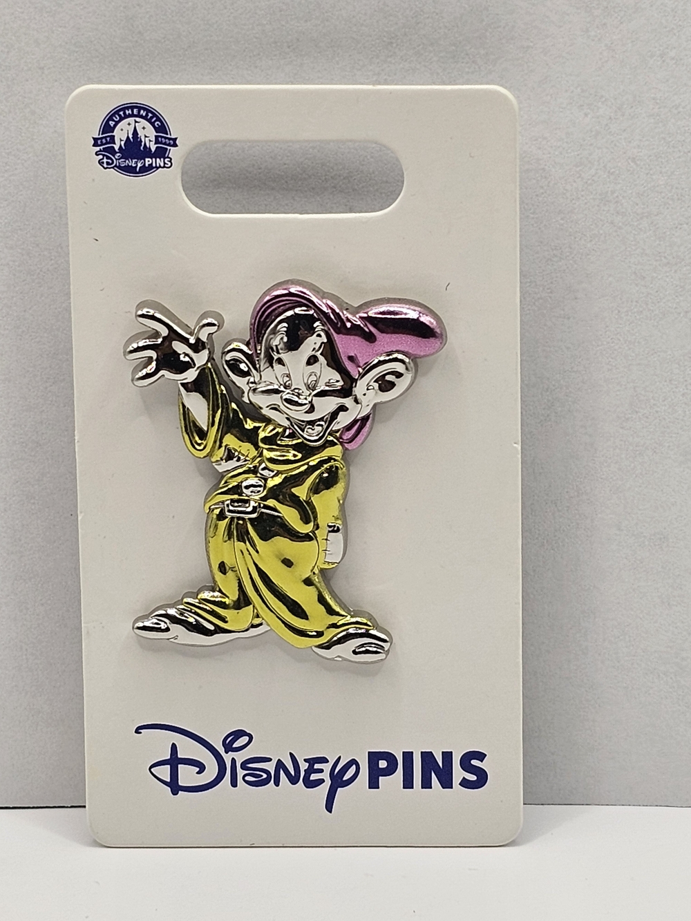 Disney Snow White Dopey Yellow Outfit Shiny Metallic Single Pin 2024. New